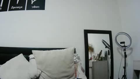 Snapshot of latiinvenushot chatting on September 29, 2025, 6:35 pm latiinvenushot online show from September 29, 2025, 6:35 pm