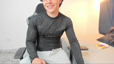 latin_beastx online show from May 19, 2026, 8:04 pm