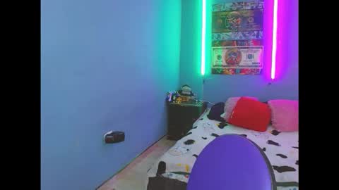 latin_boysxxx_ online show from October 12, 2025, 2:43 am