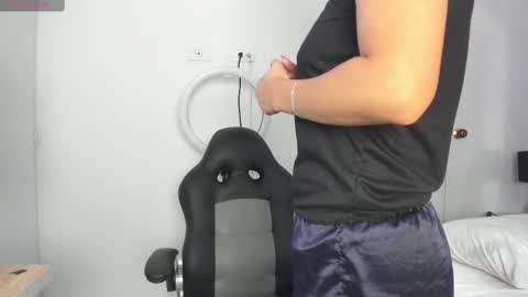 Snapshot of latin_couple20y chatting on March 2, 2025, 9:01 pm Johana y Santiago online show from March 2, 2025, 9:01 pm