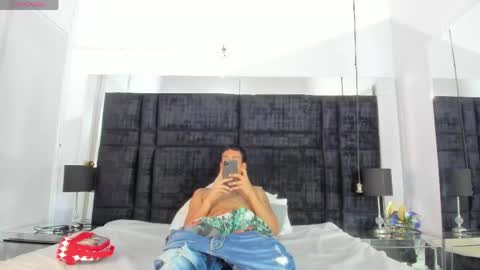 Johana y Santiago online show from May 9, 2026, 5:23 am