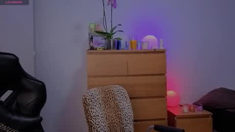  Free OF online show from October 13, 2025, 5:13 pm