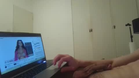 latin_pap online show from November 3, 2025, 4:36 am