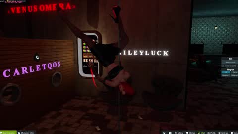 Snapshot of latina_french chatting on October 15, 2025, 10:54 pm leidy online show from October 15, 2025, 10:54 pm