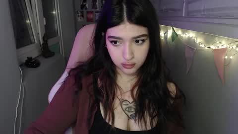 miiiiiiaaaa online show from March 11, 2025, 5:46 pm