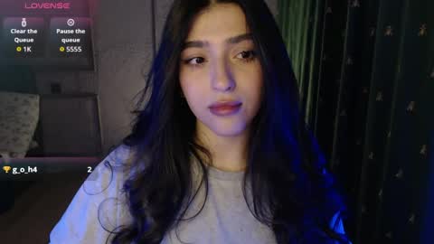 Snapshot of latina_mia chatting on May 4, 2026, 3:30 pm miiiiiiaaaa online show from May 4, 2026, 3:30 pm