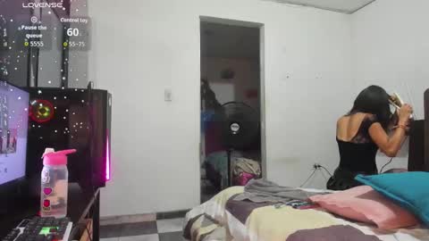 Snapshot of latinaastepmomm chatting on October 26, 2025, 10:04 pm angelina  online show from October 26, 2025, 10:04 pm