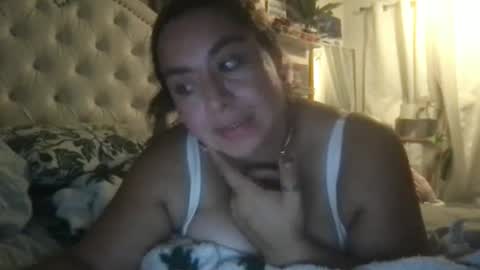 latinalinda02 online show from October 14, 2025, 3:07 am