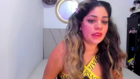latinamav22 online show from April 21, 2026, 4:08 am