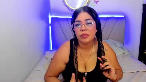 latinamav22 online show from May 5, 2026, 7:00 pm