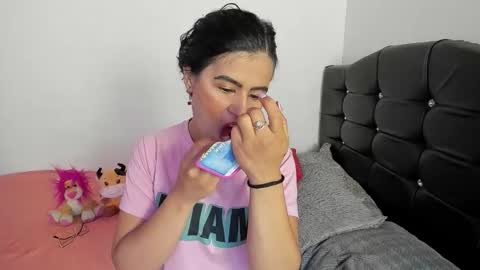 Luna  online show from March 6, 2026, 2:02 pm