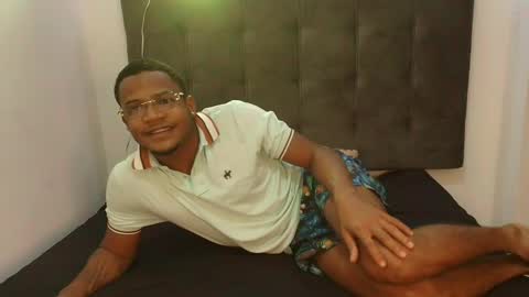 latinblack_98 online show from January 11, 2026, 1:16 pm