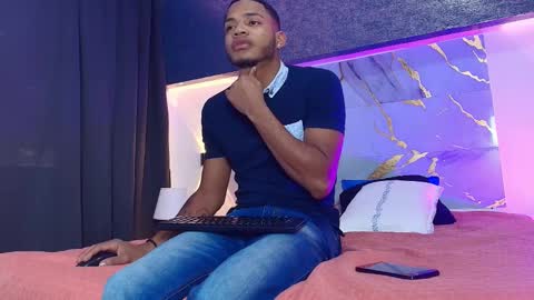 latinblack_98 online show from February 4, 2026, 12:11 pm