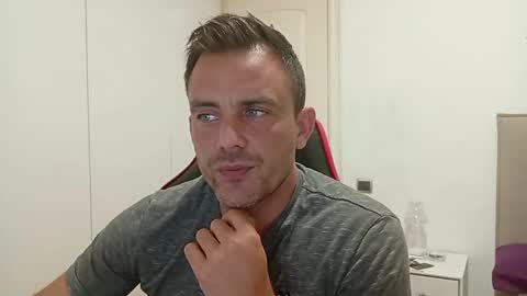 LatinBlueBoy online show from September 8, 2025, 8:41 pm