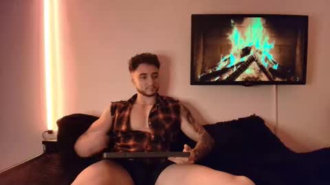 LatinBoyVIP  Colombian online show from April 28, 2026, 2:27 am