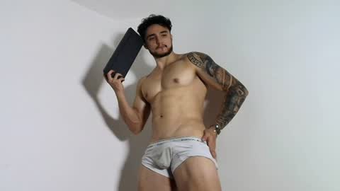 Snapshot of latinboyvip_ chatting on June 12, 2026, 3:05 am LatinBoyVIP Colombian online show from June 12, 2026, 3:05 am