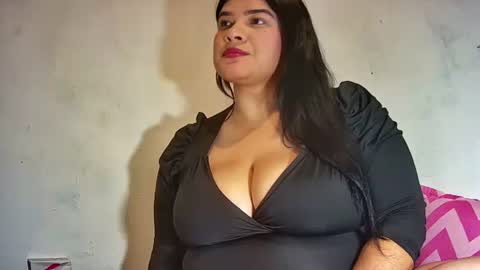 Snapshot of latincurvy1992 chatting on February 27, 2025, 4:09 am latincurvy1992 online show from February 27, 2025, 4:09 am