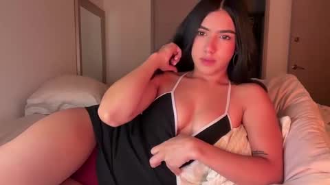 Snapshot of latinella chatting on October 16, 2025, 2:34 am Hi - online show from October 16, 2025, 2:34 am