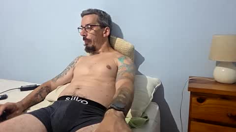 Snapshot of latinheat95 chatting on February 10, 2026, 10:03 pm latinheat95 online show from February 10, 2026, 10:03 pm