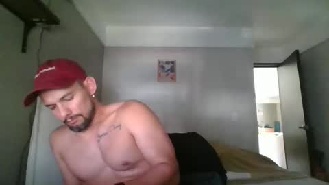 Snapshot of latinhotcouple33 chatting on March 27, 2026, 7:46 pm wolves online show from March 27, 2026, 7:46 pm