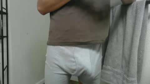 latinman7945 online show from June 19, 2026, 8:40 am