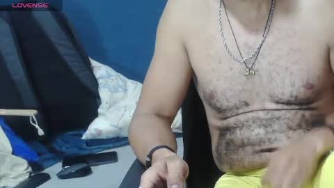 latinmartin254 online show from May 12, 2026, 1:58 am