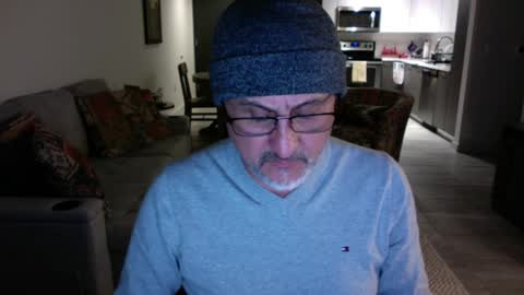 QS - INDEPENDENT MODEL online show from December 2, 2024, 3:15 am
