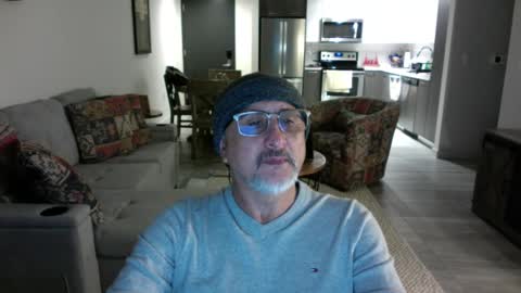 QS - INDEPENDENT MODEL online show from February 12, 2025, 2:45 am