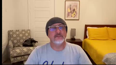 QS - INDEPENDENT MODEL online show from December 19, 2025, 3:46 am