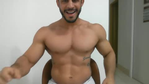 latino_rodri online show from June 17, 2026, 1:56 pm