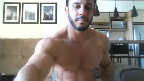 latino_rodri online show from June 18, 2026, 12:53 pm