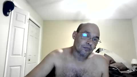 Snapshot of latinoinfla chatting on October 24, 2025, 1:46 am latinoinfla online show from October 24, 2025, 1:46 am