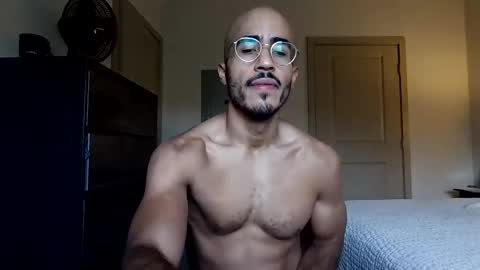 Snapshot of latinomixedbbc chatting on December 15, 2025, 4:11 pm latinomixedbbc online show from December 15, 2025, 4:11 pm