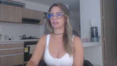 latinpaprika online show from December 5, 2025, 11:30 am