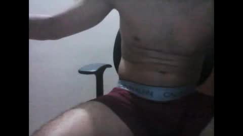 Snapshot of latintropikal chatting on February 10, 2025, 5:36 am Latin Flow online show from February 10, 2025, 5:36 am