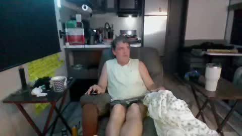 Snapshot of latniter742349 chatting on November 12, 2025, 9:42 am latniter online show from November 12, 2025, 9:42 am