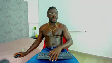 LEANDRO online show from March 4, 2025, 12:01 pm