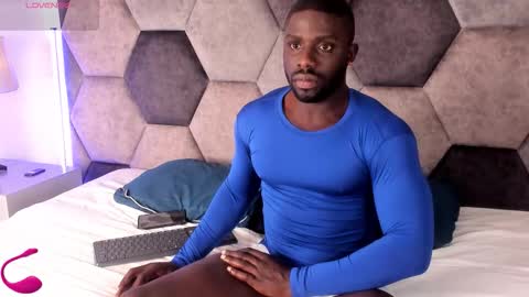 Snapshot of latrellx7 chatting on March 17, 2026, 3:55 am LEANDRO online show from March 17, 2026, 3:55 am