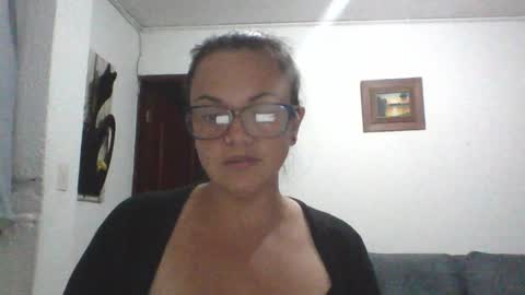 Snapshot of lau16310 chatting on February 12, 2026, 1:44 am Laura online show from February 12, 2026, 1:44 am