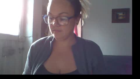Snapshot of lau16310 chatting on March 19, 2026, 9:41 pm Laura online show from March 19, 2026, 9:41 pm
