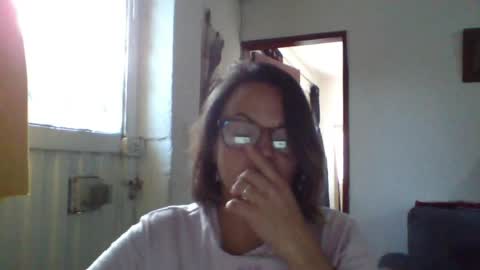 Snapshot of lau16310 chatting on June 14, 2026, 9:06 pm Laura online show from June 14, 2026, 9:06 pm