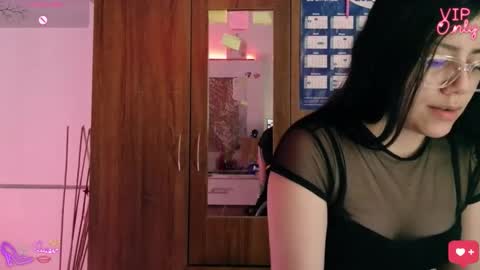 laujgray online show from March 15, 2026, 9:26 am