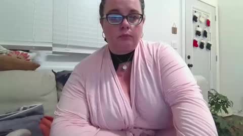 LauLauMa online show from December 20, 2024, 1:14 am