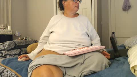 LauLauMa online show from July 17, 2026, 2:51 am