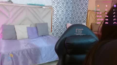 laulin_tay online show from May 2, 2026, 3:44 am