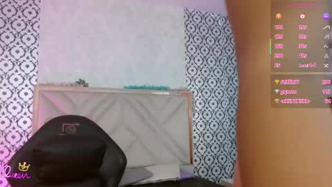 laulin_tay online show from May 6, 2026, 3:57 am