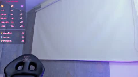 laulin_tay online show from June 15, 2026, 3:20 am