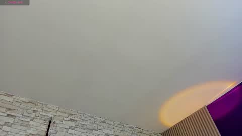 laulin_tay online show from July 31, 2026, 3:06 am