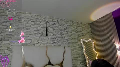 laulin_tay online show from August 3, 2026, 3:16 am