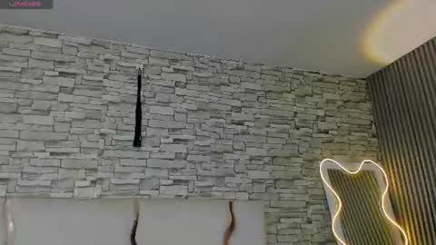 laulin_tay online show from August 5, 2026, 3:09 am